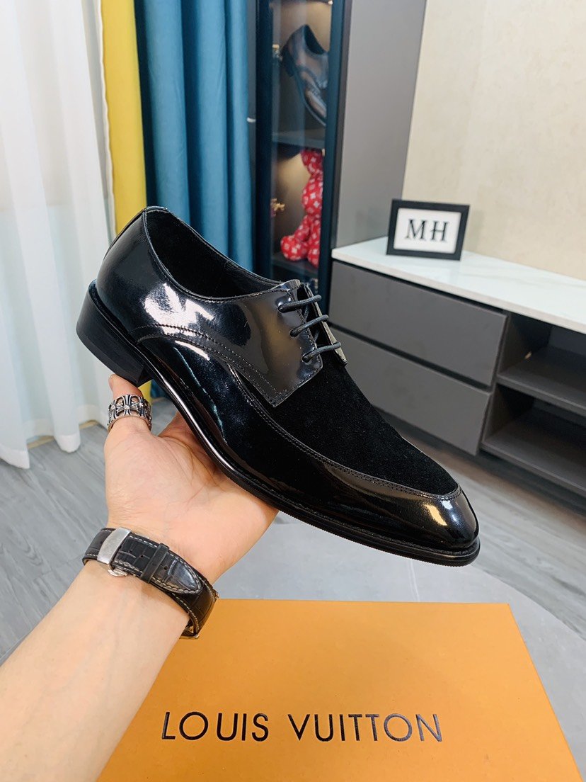 LV Leather Shoes man 011