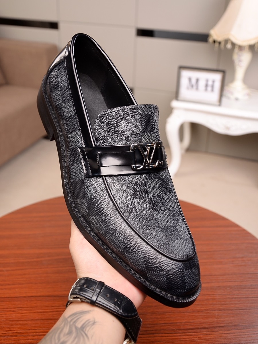 LV Leather Shoes man 021