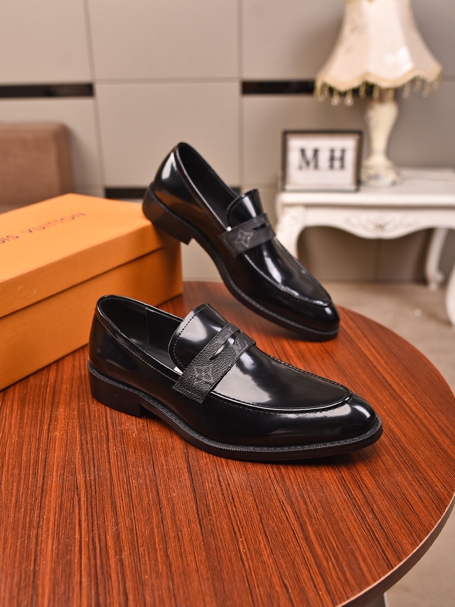 LV Leather Shoes man 060