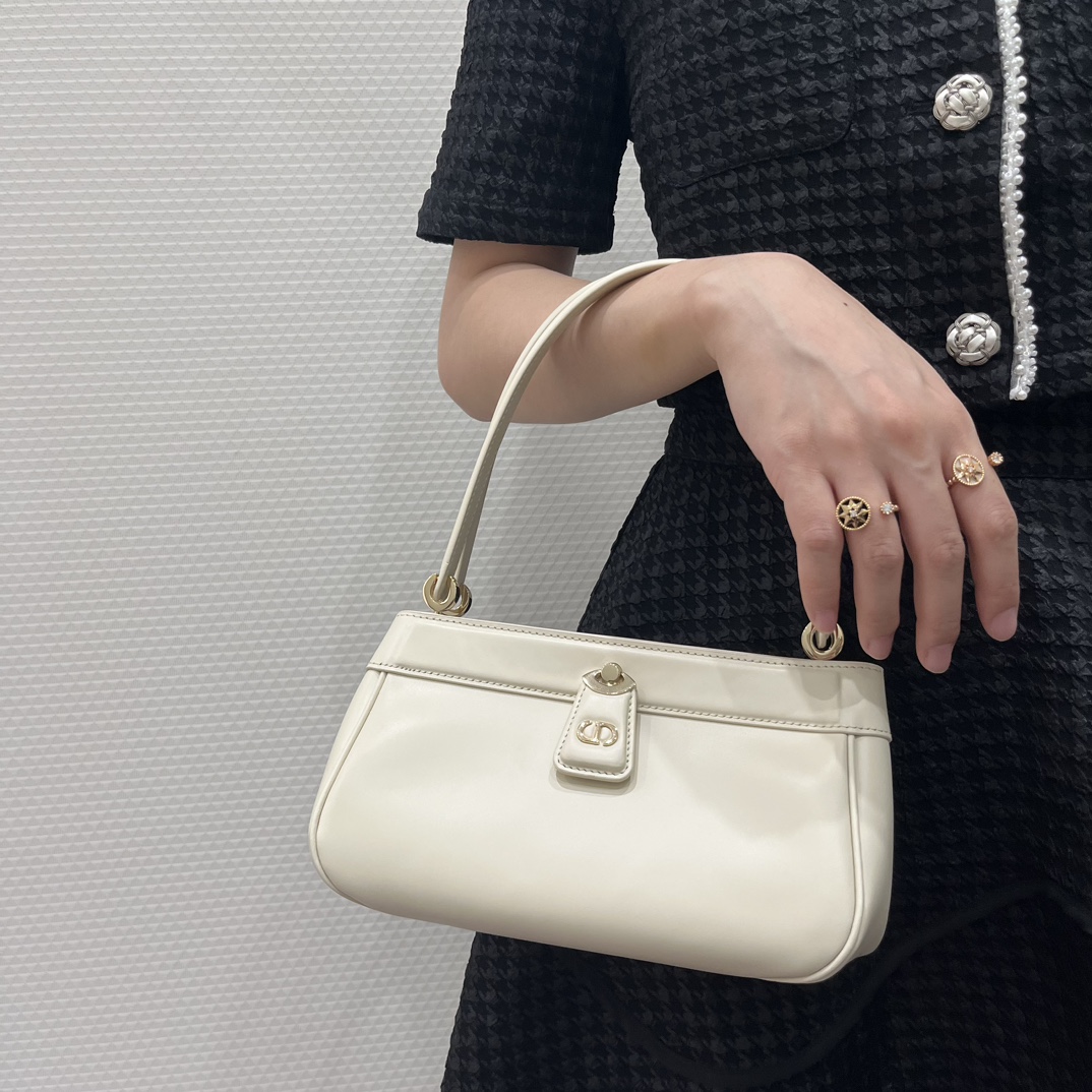 DIOR's new Key handbag series white shoulderbag